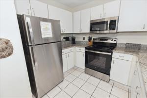 Pelican Beach 1811- by Holiday Isle Properties