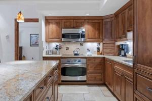 Lodge at Lionshead 220B