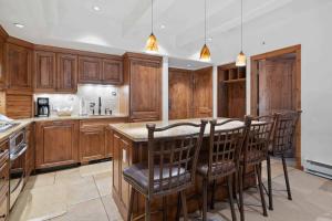 Lodge at Lionshead 220B