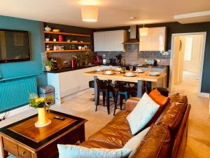 Vibrant beachfront Folkestone getaway