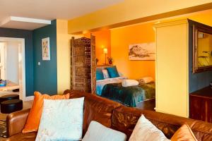 Vibrant beachfront Folkestone getaway