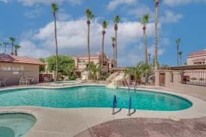 Walk to Lake Havasu Beaches Condo with Pool Access! - Havasu Lake