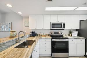 SeaCrest 407- by Holiday Isle Properties