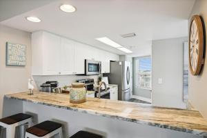 SeaCrest 407- by Holiday Isle Properties