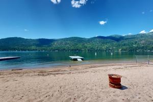 The Re-Treat at Christina Lake