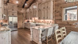 Luxury Lodge on the Toccoa