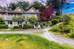 Writer’s Cove - Edgecomb