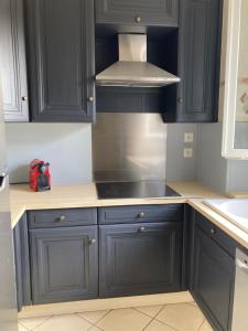 Belle maison avec grande terasse à 10 minutes en train de Paris centre et 6 min à pied de la gare et du centre ville