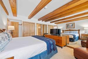 Lodge at Lionshead 270