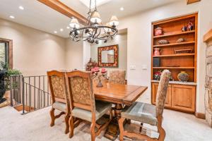 Lodge at Lionshead 404