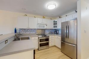 Oasis on the Bay unit 210