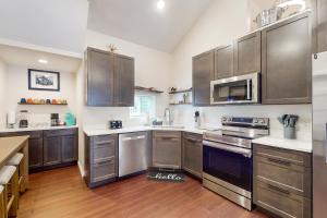 Steps to Dtwn and St Croix River! Stucco House