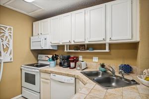 Sandpiper Cove 8226- by Holiday Isle Properties