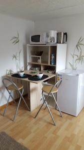 Sejours chez l'habitant chambre atypique entre mer et collines : photos des chambres