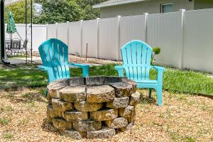 Coastal Cabana in Lakeland with King Bed