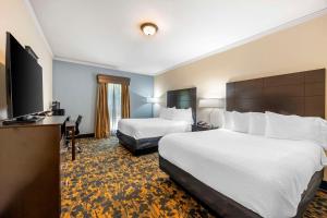 Queen Room with Two Queen Beds - Non-Smoking room in Best Western Brentwood