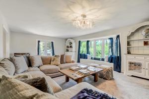 Canopy Springs Game Room & Covered Outdoor Oasis