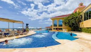 Condohotel con acceso a la playa - 4-Sterne-Hotels in Cancún