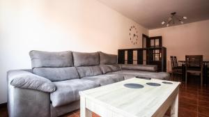 Apartamento con plaza de garaje y ascensor en A Guarda