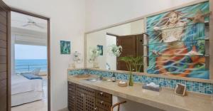 High End Modern Balb Villa in Conchas chinas