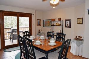 The Villa - WiFi - Satellite - Fireplace - Washer - Dryer - Grill - Garage Access - Large Deck