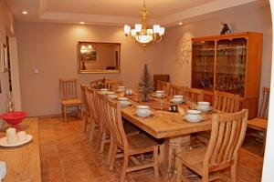 The Villa - WiFi - Satellite - Fireplace - Washer - Dryer - Grill - Garage Access - Large Deck