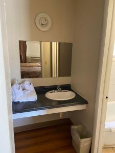 Glenstone place extended stay motel