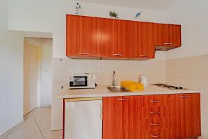 Apartments by the sea Lumbarda, Korcula - 4348