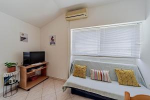 Apartments by the sea Lumbarda, Korcula - 4348