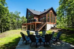 Lilia Chalet Urbain de Luxe près du Mont-Tremblant - Duhamel