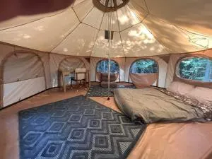 Luxury Canvas Yurt Nestled in a Private Forest - Naples