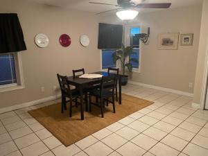 Executive one bedroom apartment including pull out sofa bed