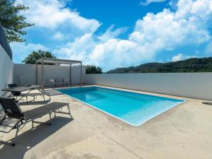Maisons de vacances Villa in Cessenon-sur-Orb with Private Pool : photos des chambres