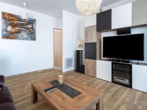 Maisons de vacances Villa in Cessenon-sur-Orb with Private Pool : photos des chambres
