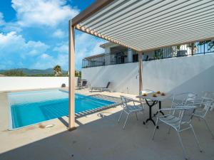 Maisons de vacances Villa in Cessenon-sur-Orb with Private Pool : photos des chambres