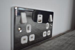 Luxury 2 Bedroom Northampton Townhouse with Balcony