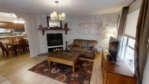 Valley Condo 121 - Creekside - WiFi - Pet Friendly - Hot Tub - Fireplace - Washer - Dryer - Playground - Ubytování bez kategorie ve městě Red River