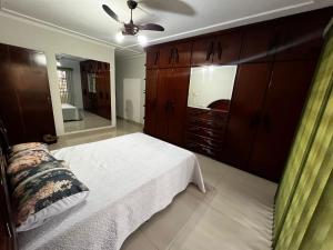 Casa com churrasqueira mr2