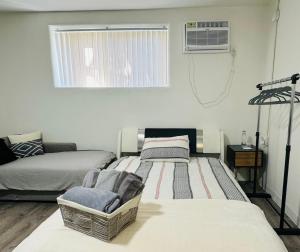 Sunset & La brea studio!! Best location ever