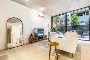 Urban Sanctuary Near Vibrant Greville St Study - Prahran