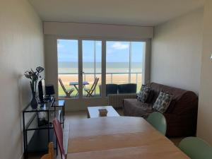 Appartements Appartement Varaville: Face a la mer avec loggia et parking prive, 4 pers. - FR-1-487-306 : photos des chambres