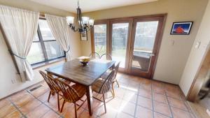 Wildwood - WiFi - Washer - Dryer - Fire Pit - Kids Playset - Fenced In Yard