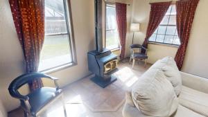 Wildwood - WiFi - Washer - Dryer - Fire Pit - Kids Playset - Fenced In Yard