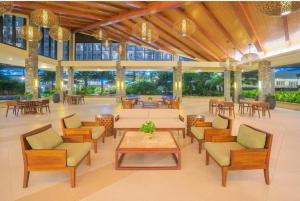 Verdon Parc 2 Bedroom Unit with Big Balcony