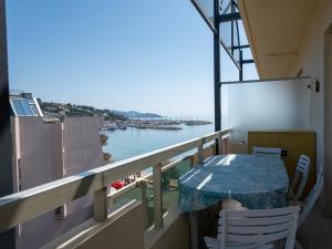 Le Lavandou T2 pour 4 pers avec balcon et parking - FR-1-803-1