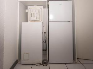 Le Lavandou, T2 avec piscine, 4 couchages proche plage - FR-1-803-20