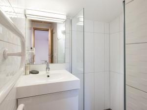 Chalet 4 chambres, proche pistes, parking, pour 8 personnes - FR-1-566-67