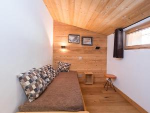 Chalet 4 chambres, proche pistes, parking, pour 8 personnes - FR-1-566-67