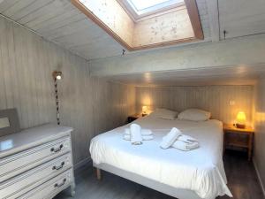 Penthouse rénové pour 6 avec balcon et cheminée - FR-1-598-171