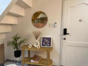 Cylos Place Spacious 2BR Apt linked to MRT Station near GMA 7